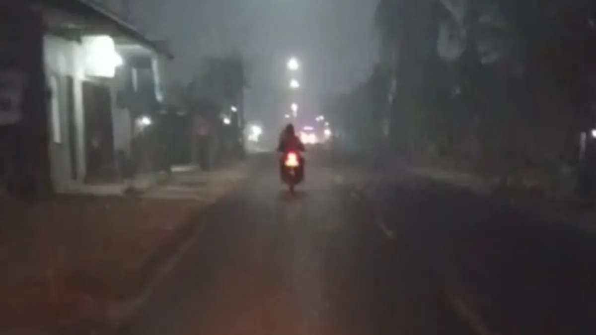 Kabut Asap Tebal Selimuti Sejumlah Wilayah HST, Warga Diminta Waspada Saat Berkendara