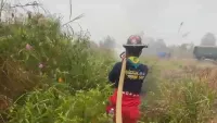 13 Mahasiswa UNISKA Turun Langsung Bantu Padamkan Karhutla di Area RSJ Sambang Lihum Kabupaten Banjar