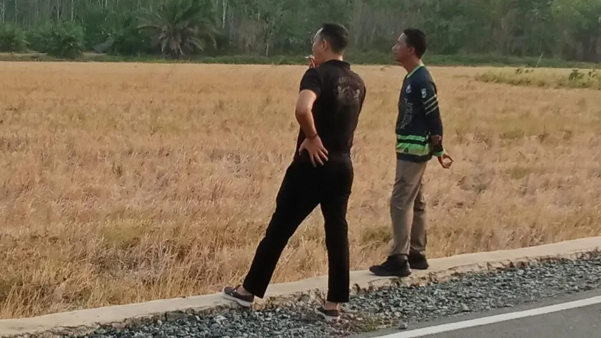 Upaya Cegah Karhutla, Kasatpol PP dan Damkar Tanah Laut Tegur Warga Pembakar Sampah