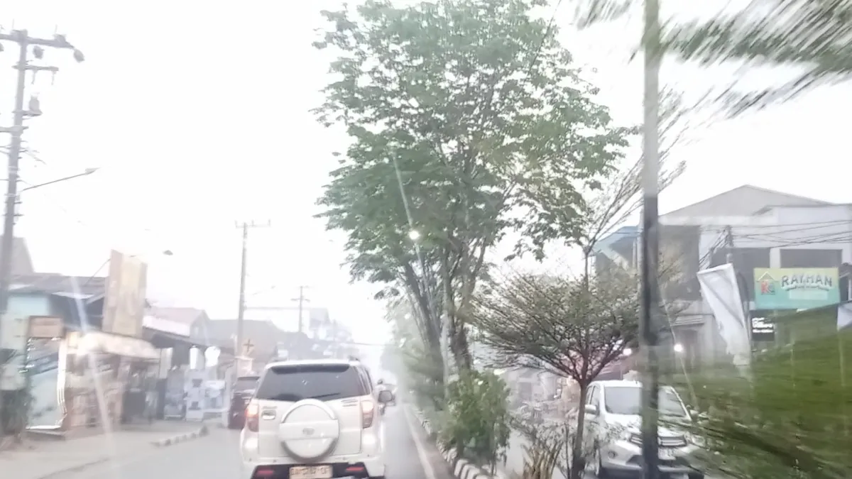 Kabut Asap Selimuti Kota Barabai HST Sedari Pagi hingga Malam