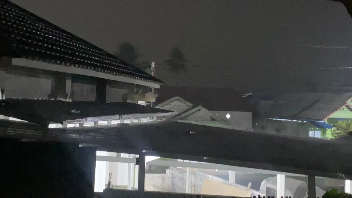 Setelah Diselimuti Kabut Asap, Barabai HST Diguyur Hujan Disertai Petir
