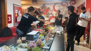 Jejeran Mobil dan Pemandangan Kota Jepang dalam Dunia Miniatur, Serunya Kopdar Pecinta Diecast