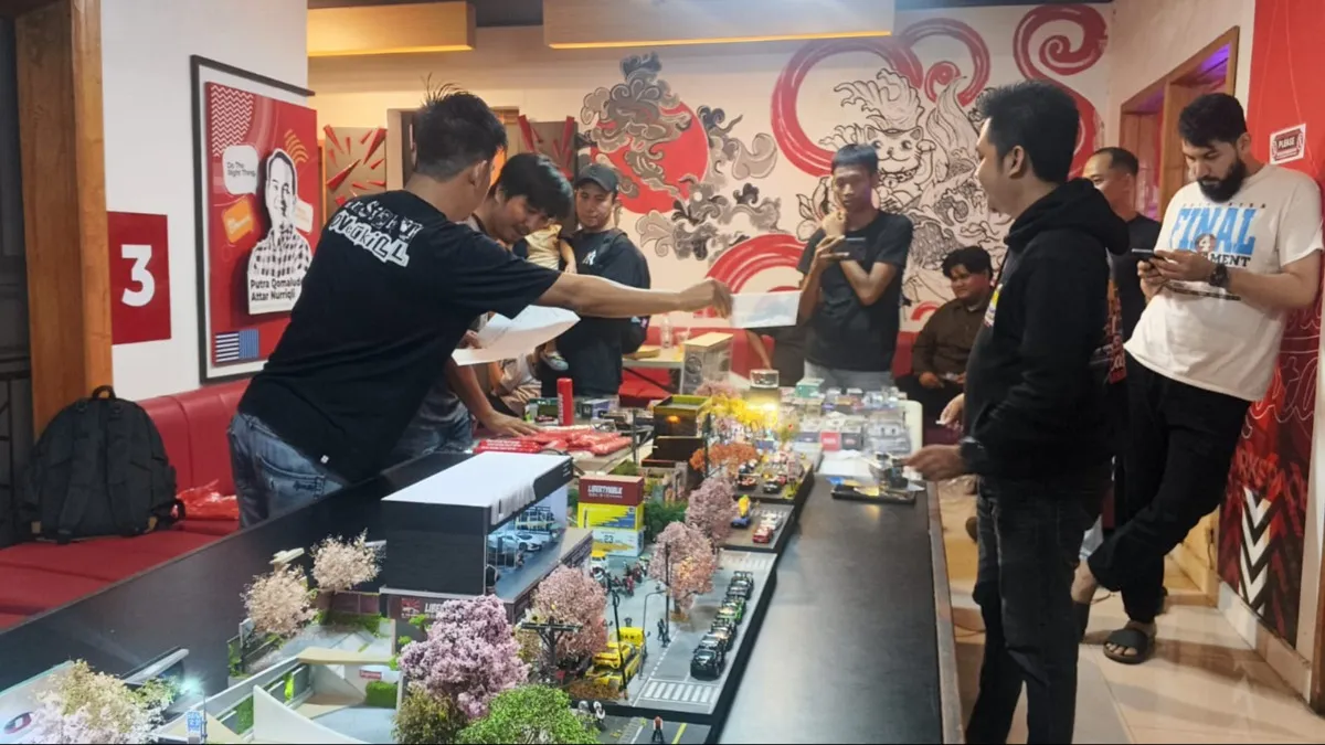 Jejeran Mobil dan Pemandangan Kota Jepang dalam Dunia Miniatur, Serunya Kopdar Pecinta Diecast