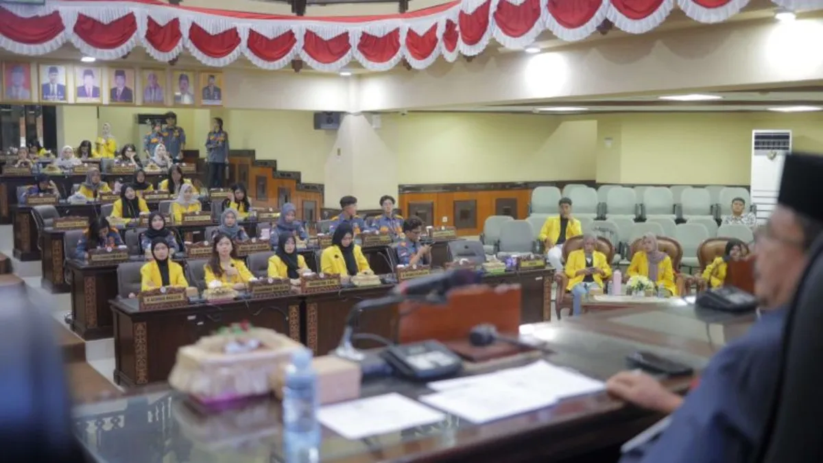 Terima Legislative Tour FISIP ULM, Ketua DPRD Kalsel Tegaskan Jangan Cuma Belajar Teori