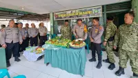 Polsek Banjarbaru Utara dan Cempaka Sambangi Koramil, Beri Ucapan HUT Ke-81 TNI