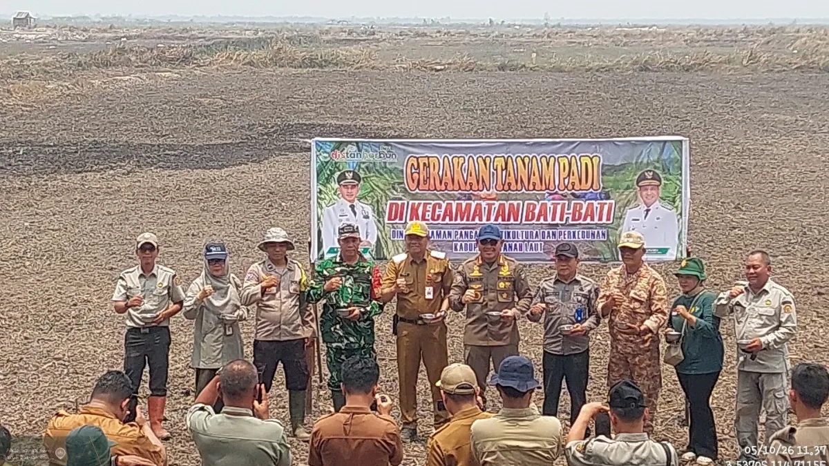 Pertahankan Produksi Padi Saat Kemarau, Bupati Tanah Laut Tinjau Lahan Cetak Sawah Bati Bati