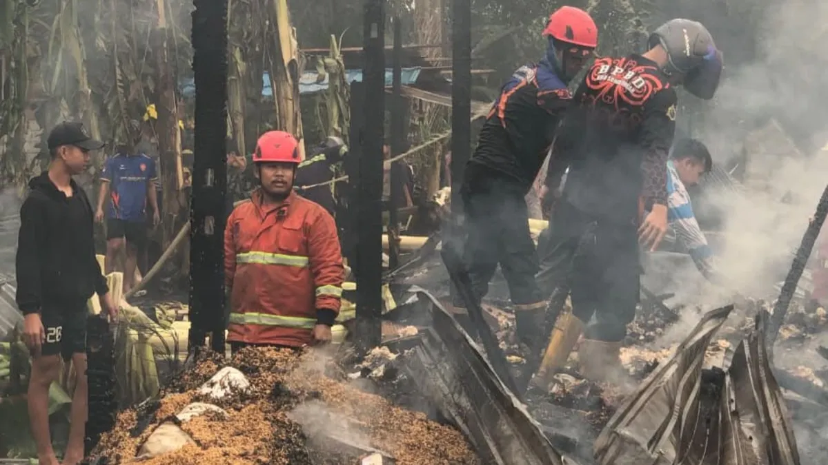 Empat Rumah Terbakar di Mahang Sungai Hanyar HST, Satu Warga Terluka Bakar