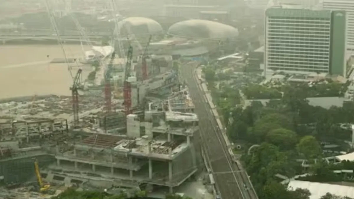 Kabut Asap Karhutla Kalimantan Selimuti Balapan F1 Marina Bay Singapura, Max Verstappen Unggul