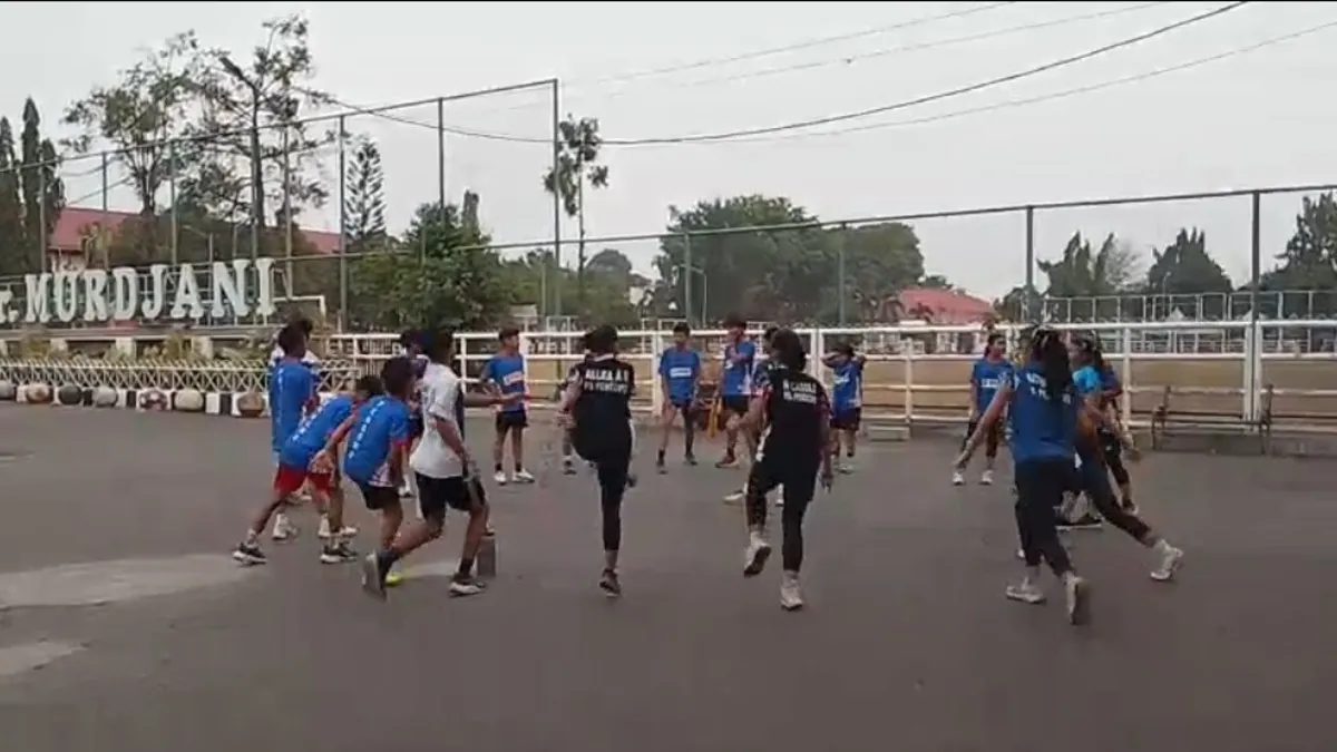 Latihan Rutin di Lapangan Murjani, Pendowo Badminton Club Siapkan Atlet Hadapi Kejurprov Kalsel