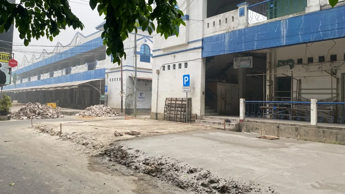 Jalan dan Area Parkir Pasar 3 Barabai HST Ditinggikan hingga 45 cm, Kurangi Genangan Air