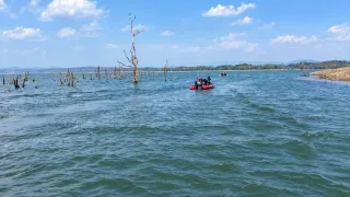 Waduk Riam Kanan di Kabupaten Banjar Mulai Surut, Tunggul Kayu Bermunculan Ancam Pengguna Jukung