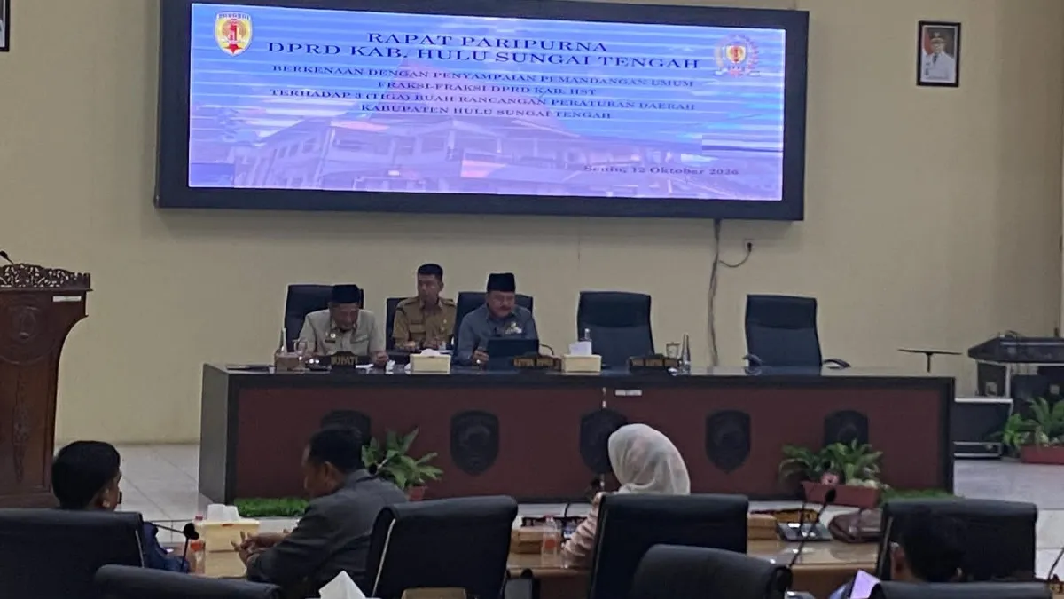 Tujuh Fraksi DPRD HST Beri Catatan Tiga Raperda, Aturan Pajak Jangan Bebani UMKM