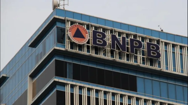 KPK Angkut 14 Orang dan Sita Uang Rp1,4 Miliar serta Emas Batangan dalam OTT BNPB