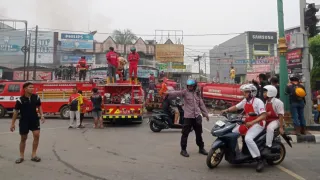 Si Jago Merah Hanguskan Dua Ruko di Mabuun Tabalong, Kerugian Ditaksir Rp 150 Juta