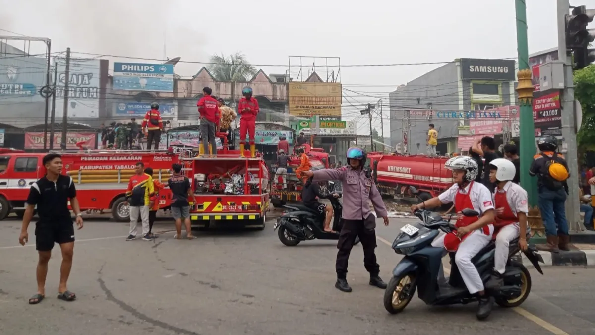 Si Jago Merah Hanguskan Dua Ruko di Mabuun Tabalong, Kerugian Ditaksir Rp 150 Juta