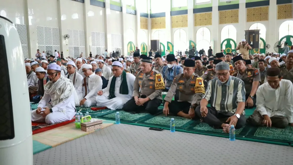 Kapolda dan Wakapolda Kalsel Sambangi Warga Banjarbaru dan Kabupaten Banjar