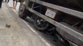 Motor Masuk Kolong Truk Box di Tikungan Pemangkih HST, Begini Kondisi Pengendara