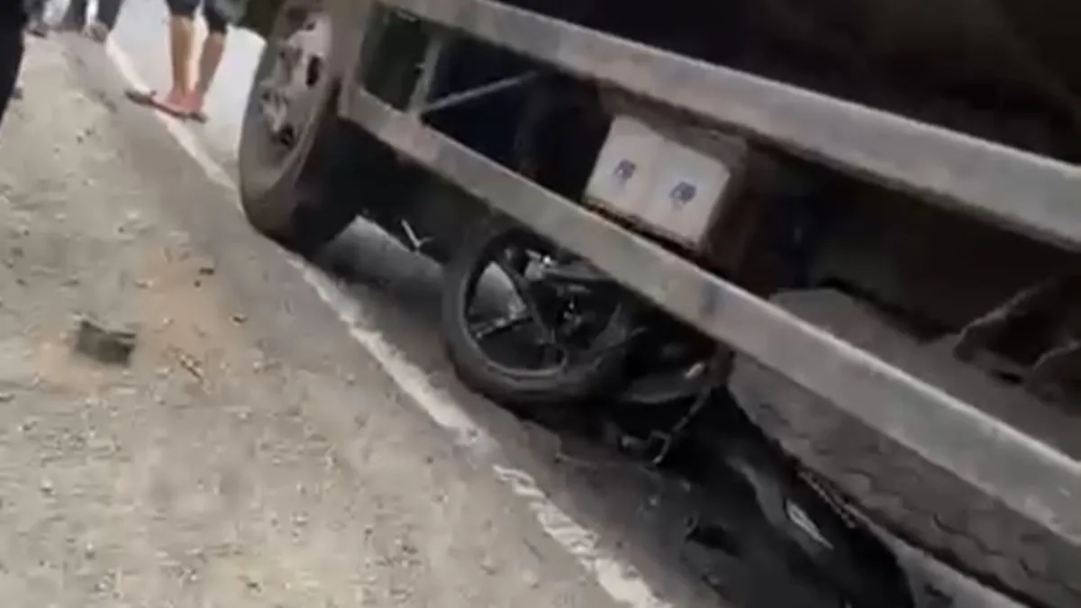 Motor Masuk Kolong Truk Box di Tikungan Pemangkih HST, Begini Kondisi Pengendara