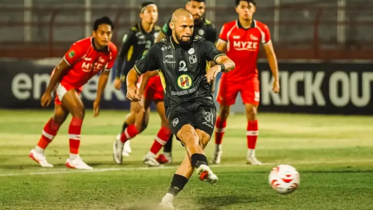 Skor Hasil De Red FC vs Barito Putera 0-2: Korneles Howay Pingsan di Lapangan
