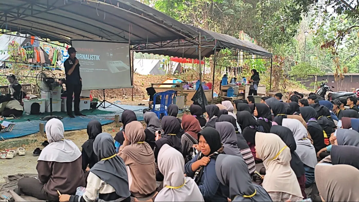 Peserta Perkajusami MAN 1 HST Dibekali Materi Jurnalistik Dasar dan Video