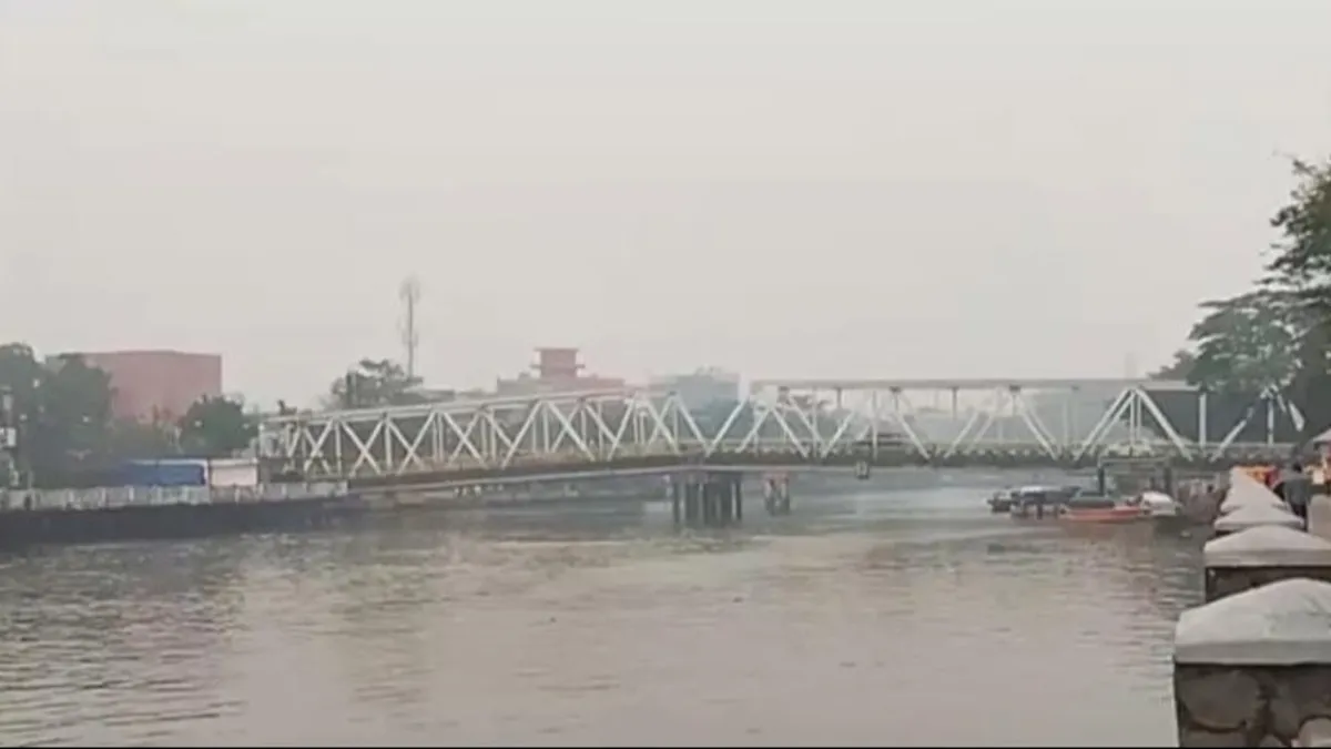 Kondisi Udara Kota Banjarmasin Makin Memburuk, Langit Kota Seribu Sungai Menghitam