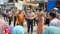 Kapolres Tanah Bumbu Tinjau Korban Kebakaran, Pastikan Kebutuhan Dasar Warga Ditangani
