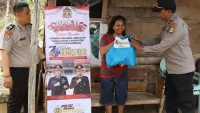 Hari Jadi Ke-75 Humas Polri, Polres Banjarbaru Salurkan Paket Sembako untuk Warga