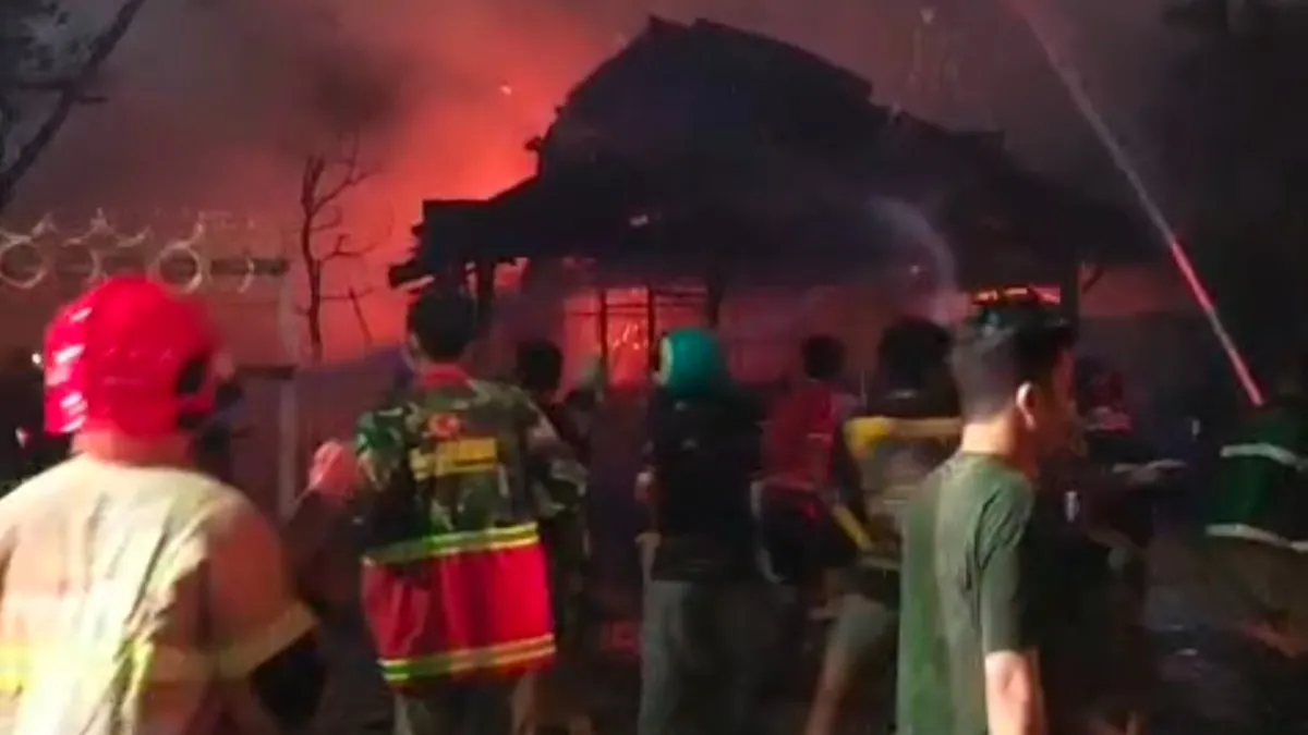 Lagi-lagi Kebakaran di Waktu Subuh, Kompleks DPR Banjarmasin Kembali Berkobar