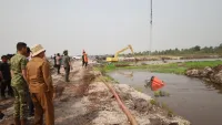 Karhutla Kalsel, Surfaktan PYROX Diuji Lewat Water Bombing di Jalan Gubernur Syarkawi Banjar