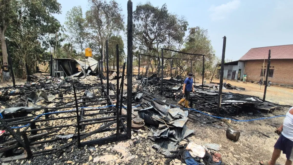 Lupa Matikan Kompor Saat Masak, Dua Rumah di Desa Panggung Terbakar