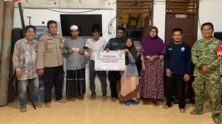 Pemdes Tangkas Banjar Salurkan BLT, Enam Penerima Masing-masing Dapat Rp300 Ribu