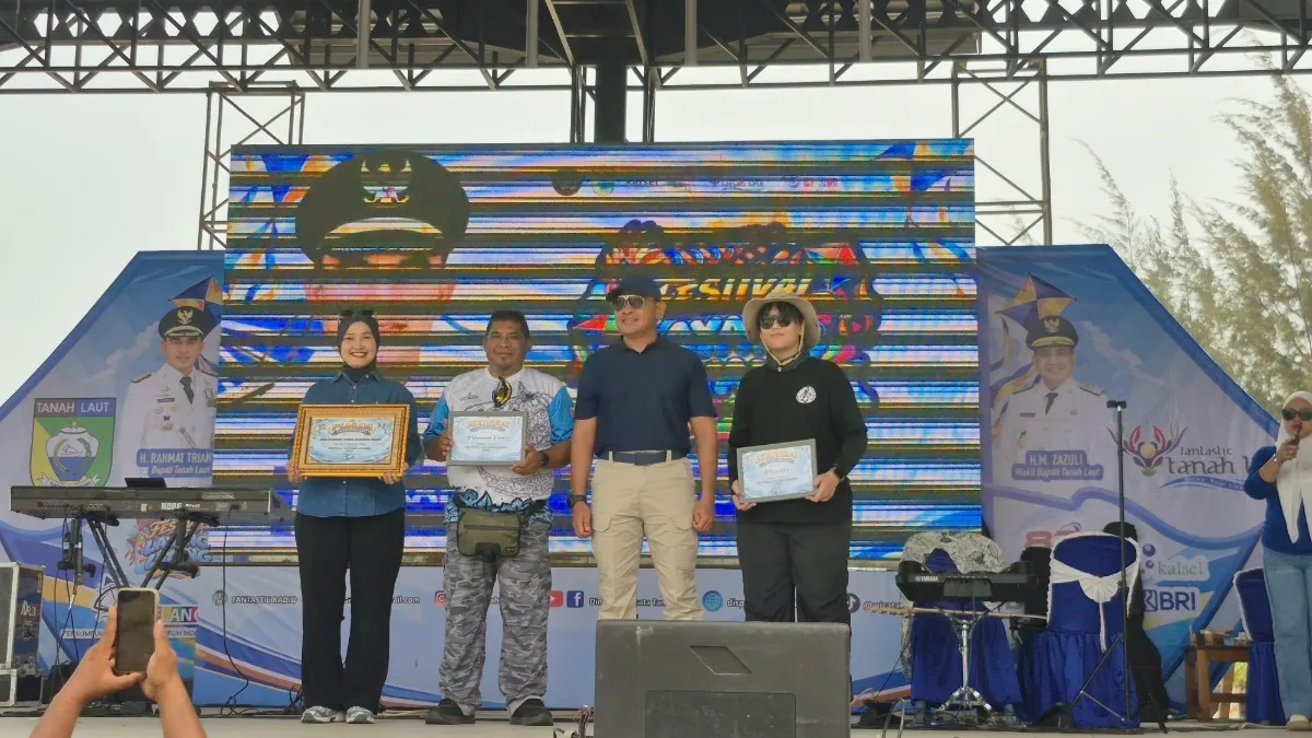 Bupati Rahmat Trianto Resmi Buka Festival Layang-Layang Tanah Laut 2026, Pikat Pelayang Singapura dan Malaysia