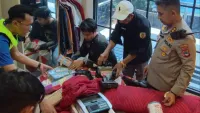 Polisi Geledah Rumah di Hantakan HST, Temukan Uang Rp200 Juta, Sabu dan Mesin Penghitung Uang