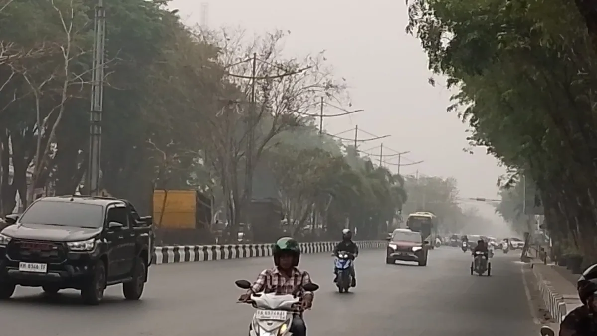 Kabut Asap Makin Pekat di Banjarmasin, Warga Lansia Tak Bisa Nikmati Udara Segar