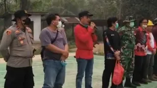 Warga Upau Tabalong Bersama Perusahaan Padamkan Empat Karhutla di Areal Konsesi
