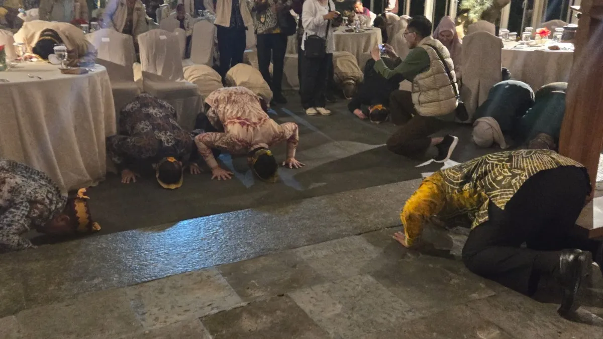 H Sahbirin Noor dan Peserta Pra Kongres II KBB Sujud Syukur Hujan Guyur Banua