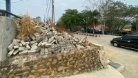 Paving Blok Bekas Bongkaran Proyek Menumpuk, Warga Balangan Bingung Boleh Dipakai atau Harus Lewat Prosedur