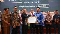 Bupati Tanah Bumbu Andi Rudi Latif Raih Jamsostek Award 2025 Tingkat Kalsel, Bukti Lindungi Pekerja