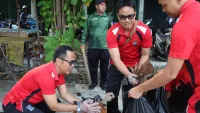 Personel Polres HST, Batalyon 621 dan Kecamatan Pandawan Bersihkan Pasar Keramat