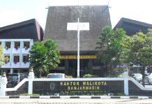 Korban Oknum ASN Dinas LH Datangi Balai Kota Banjarmasin