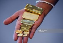 Harga Emas di Pegadaian Hari Ini: Antam Stagnan, UBS Naik Rp 8 Ribu