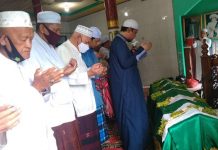 Putra Guru Haderawi, Ustadz Ahmad Zaruqi Pimpin Shalat Jenazah Ibunda