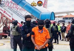 Teroris diterbangkan dari Lampung ke Jakarta. (divisi humas polri)