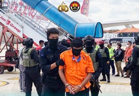 Teroris diterbangkan dari Lampung ke Jakarta. (divisi humas polri)