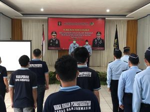 Pemberian remisi Natal untuk napi di lingkungan Kemenkum HAM Kalsel. (humas)