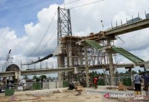 Jembatan Pulau Bromo Masih Ditutup Untuk Wisatawan, Polisi dan TNI Berjaga Ketat