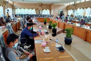 Pertemuan rombongan DPRD Kabupaten Hulu Sungai Utara (HSU), Kalsel dengan Wakil Ketua DPRD provinsi setempat, Muhammad Syaripuddin di Banjarmasin, Senin (28/12) lalu. (Istimewa)