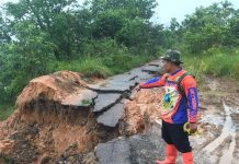 Longsor di Desa Ayunanpapan Kabupaten Tapin, Berikut Foto-fotonya