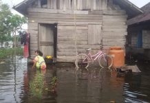 Sudah Seminggu, 48 KK di Desa Melayu Martapura Timur Kabupaten Banjar Rumahnya Kebanjiran. Harapkan Bantuan Pemerintah Setempat