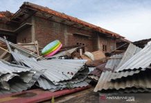 Lebih 200 Rumah Hancur Disapu Puting Beliung di Cirebon